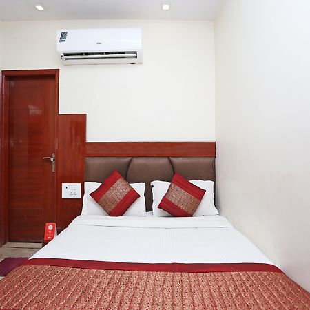 Oyo 6169 Hotel Prem Deluxe Нью-Делі Екстер'єр фото