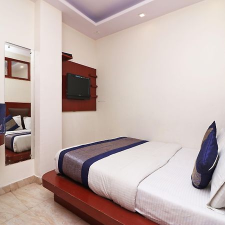 Oyo 6169 Hotel Prem Deluxe Нью-Делі Екстер'єр фото