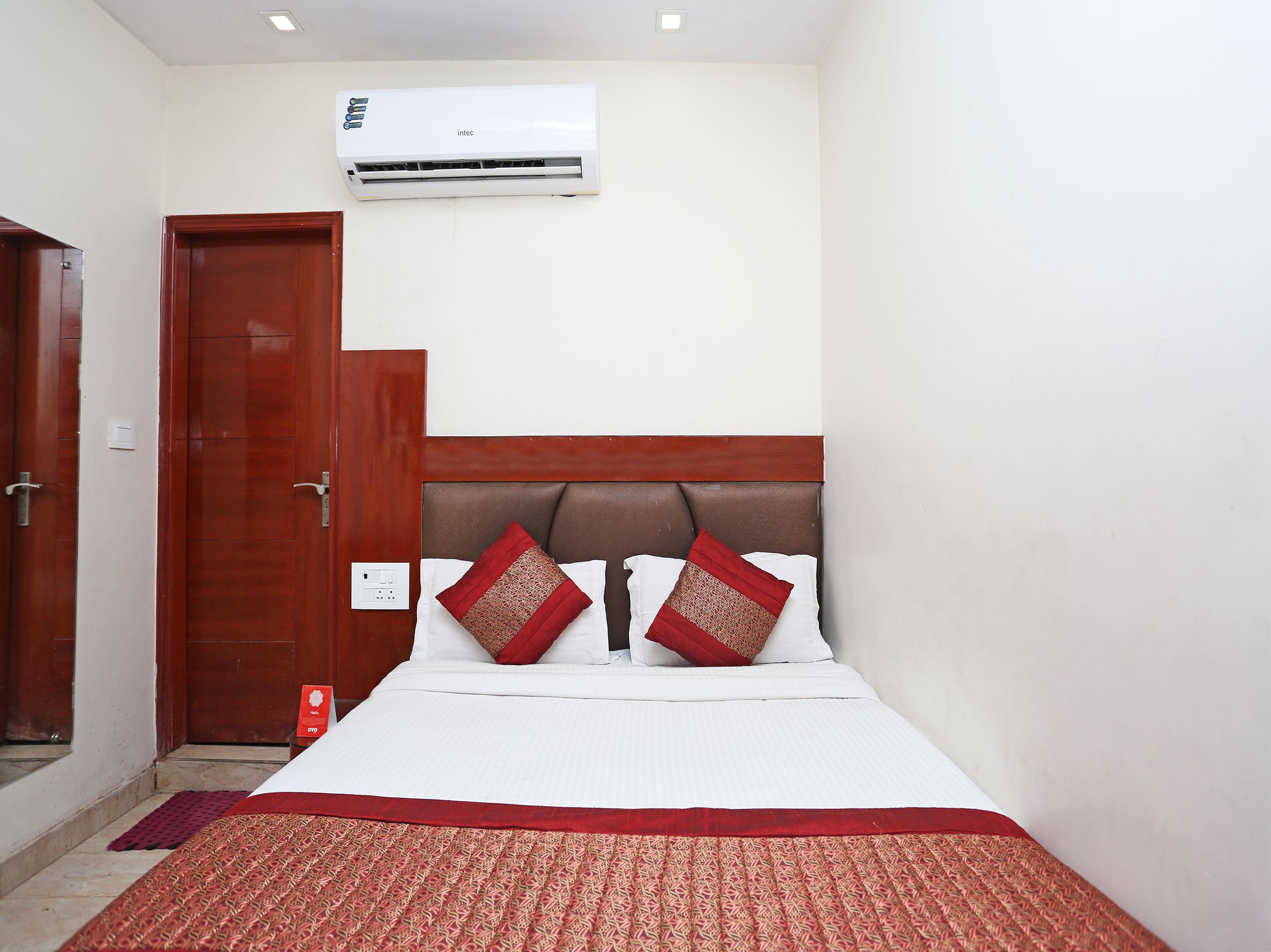 Oyo 6169 Hotel Prem Deluxe Нью-Делі Екстер'єр фото